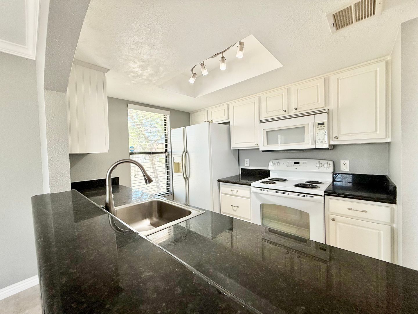 43376 Cook St Unit 34 - Palm Desert - California - 1 bed, 1 bath rental property