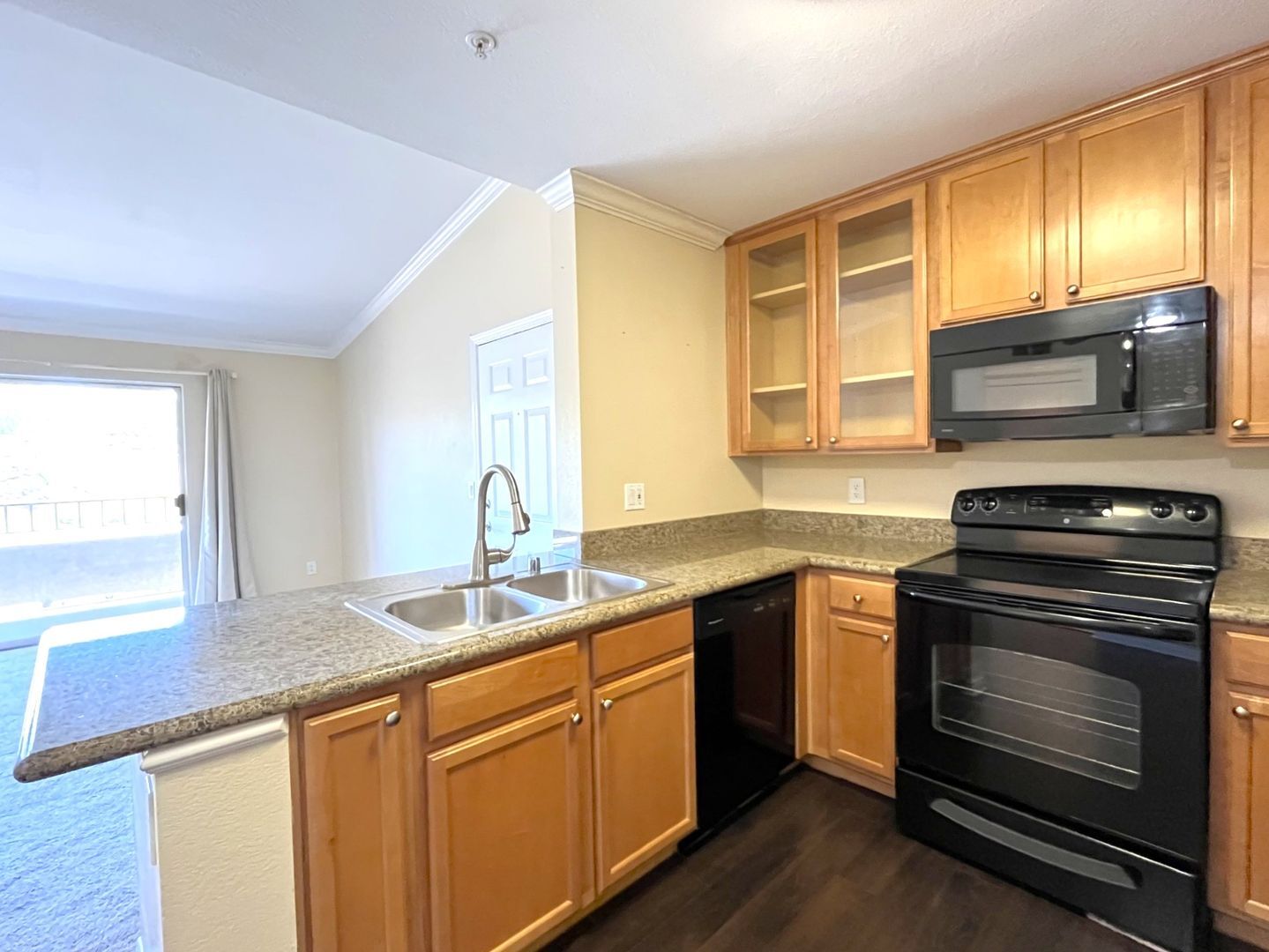 1020 La Terraza Cir 306 - Corona - California - 1 bed, 1 bath rental property