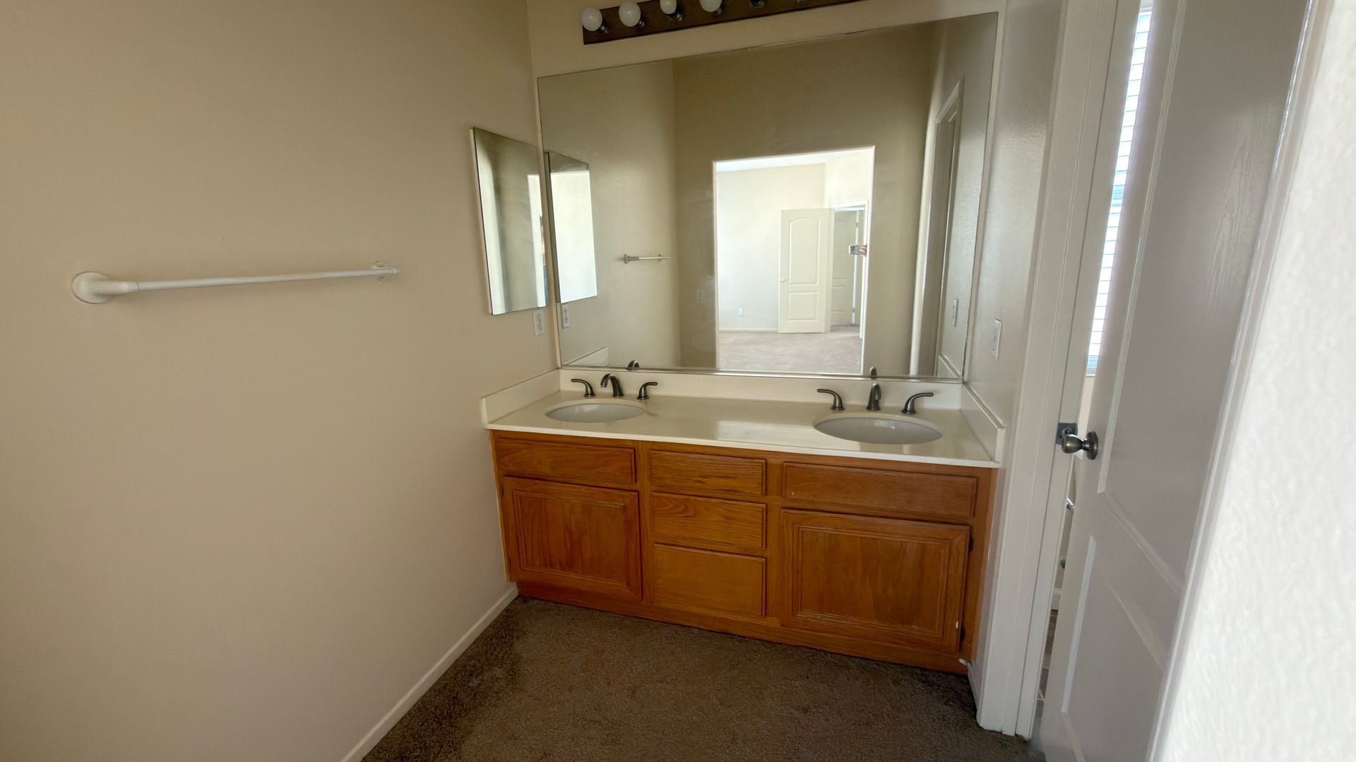 205 Venetia Way - Oceanside - California - 4 bed, 2.5 bath rental property