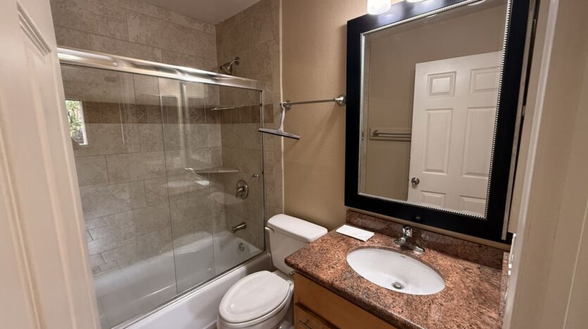 1075 N Vulcan Ave - Encinitas - California - 1 bed, 1 bath rental property