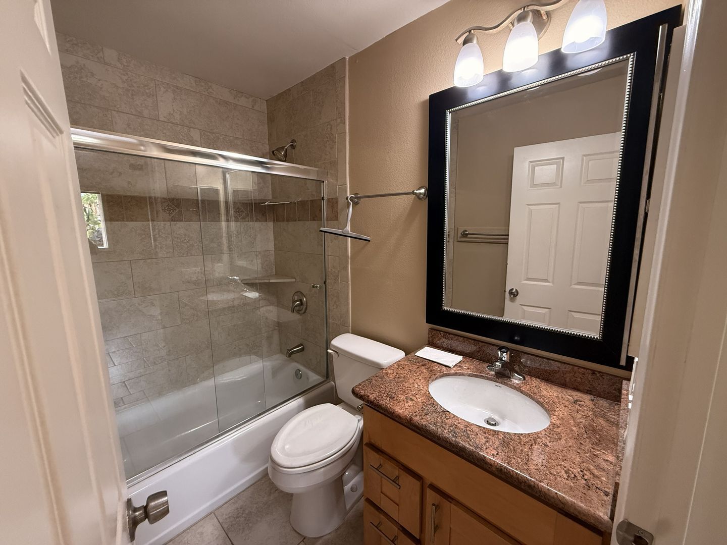 1075 N Vulcan Ave - Encinitas - California - 1 bed, 1 bath rental property