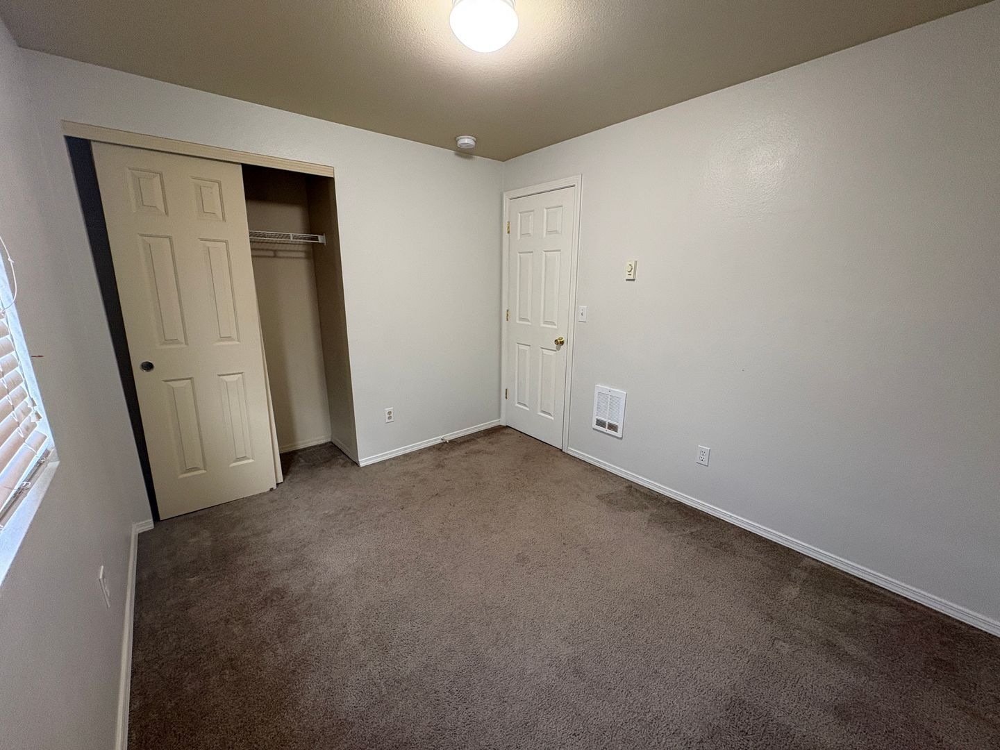 2708 - 2710 NW 8th Street - Redmond - Oregon - 3 bed, 2 bath rental property