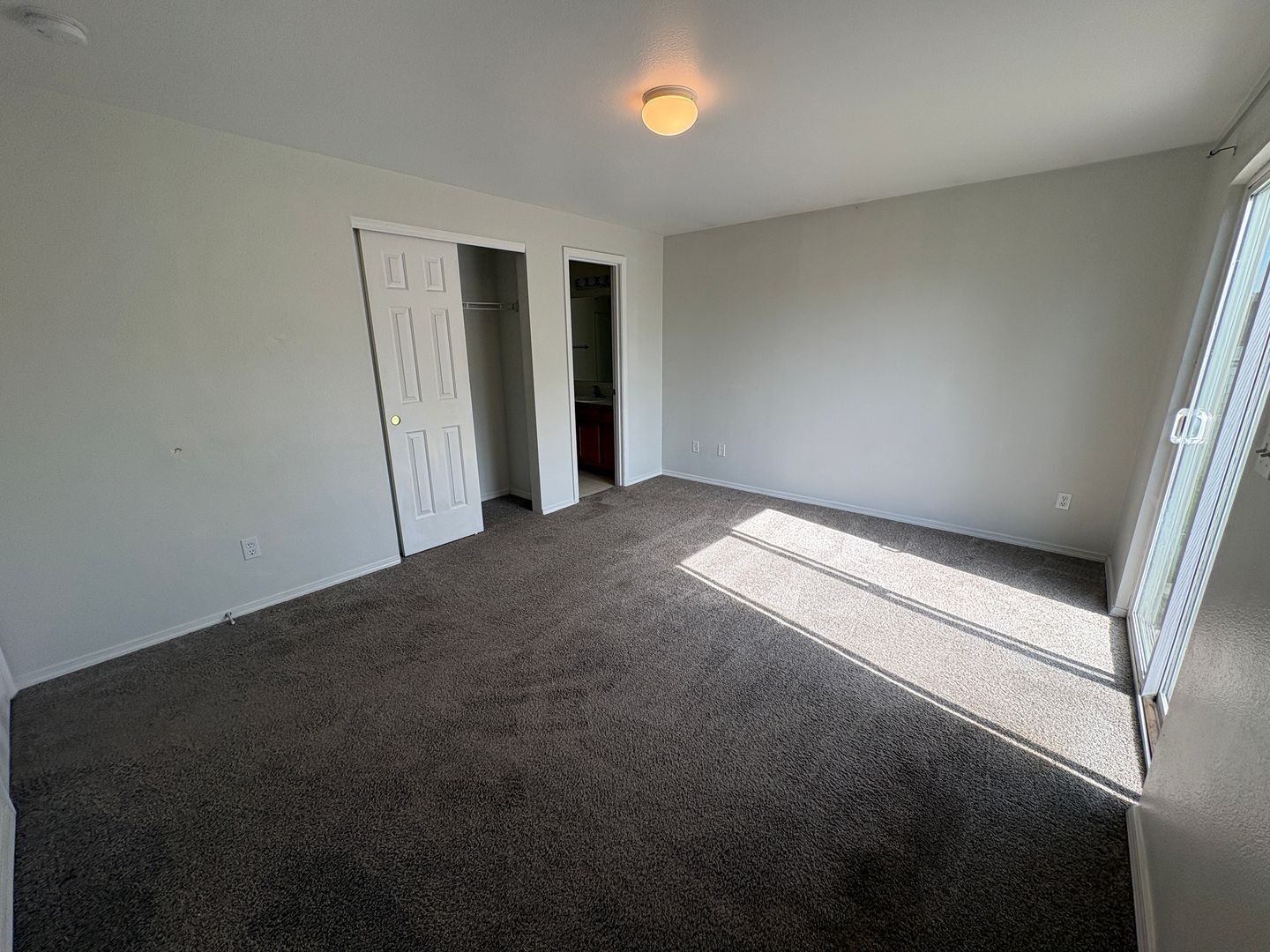 2708 - 2710 NW 8th Street - Redmond - Oregon - 3 bed, 2 bath rental property