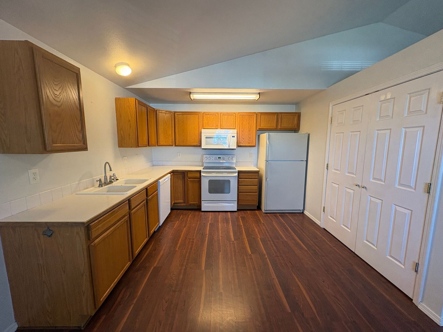 2708 - 2710 NW 8th Street - Redmond - Oregon - 3 bed, 2 bath rental property