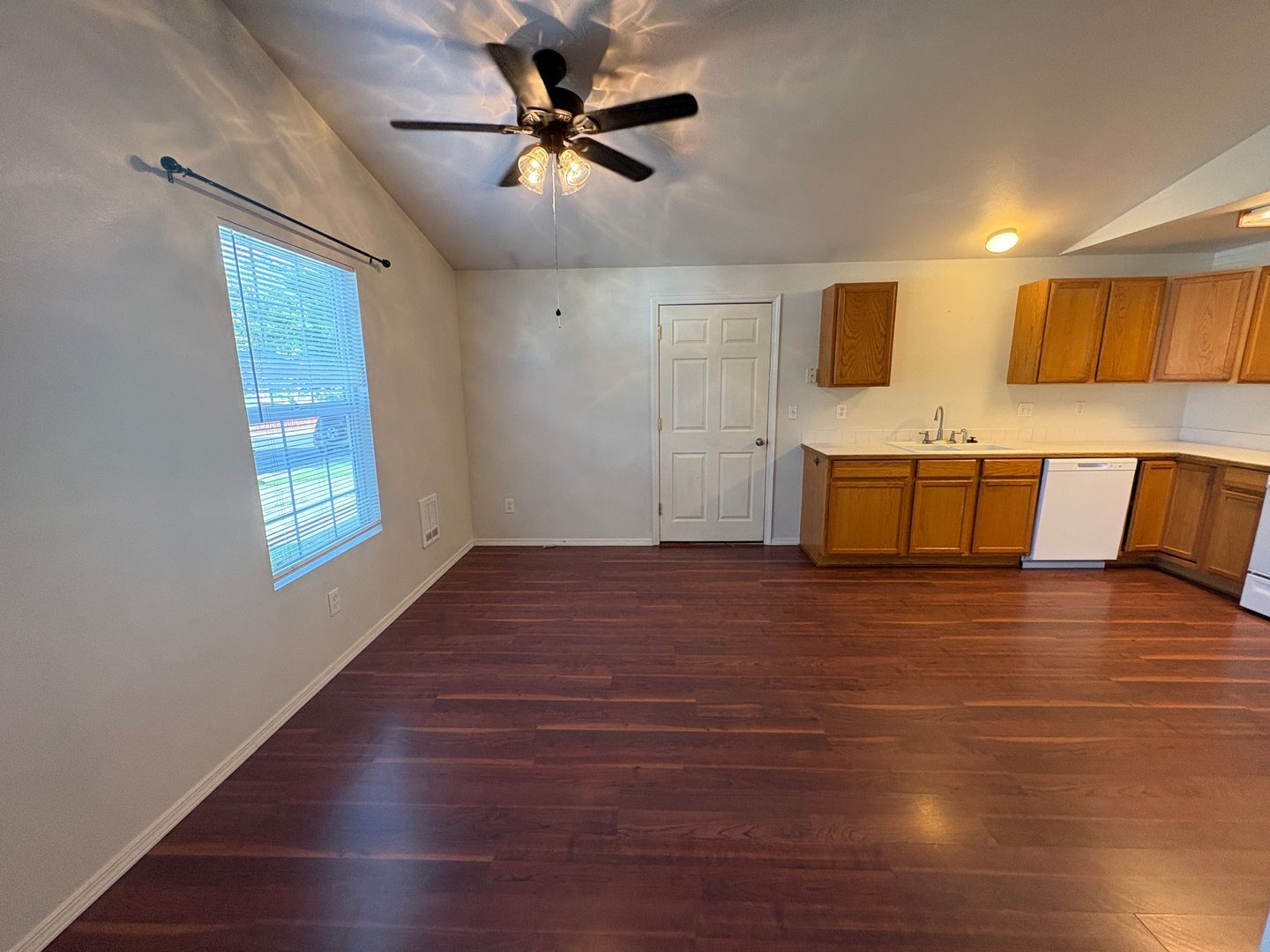 2708 - 2710 NW 8th Street - Redmond - Oregon - 3 bed, 2 bath rental property