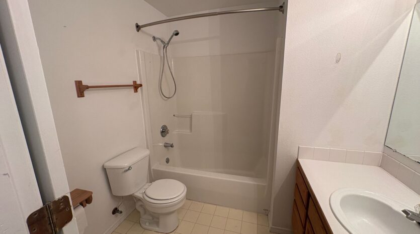 2708 - 2710 NW 8th Street - Redmond - Oregon - 3 bed, 2 bath rental property