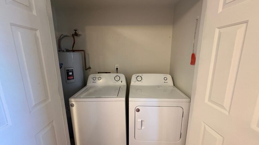 2708 - 2710 NW 8th Street - Redmond - Oregon - 3 bed, 2 bath rental property