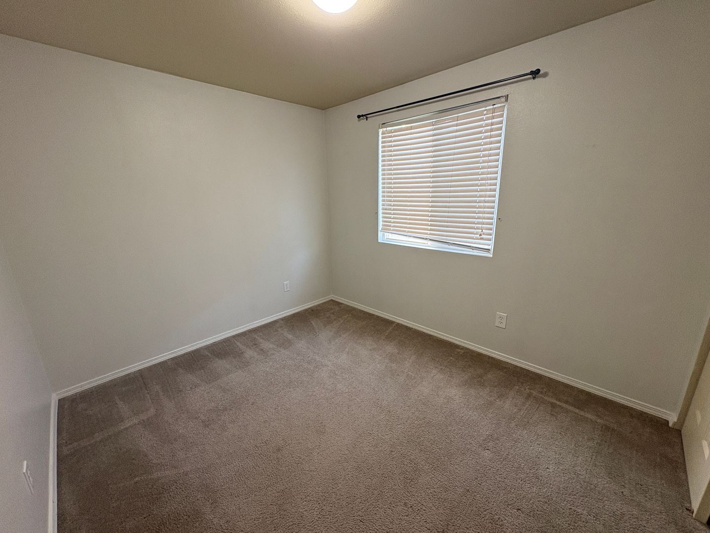 2708 - 2710 NW 8th Street - Redmond - Oregon - 3 bed, 2 bath rental property