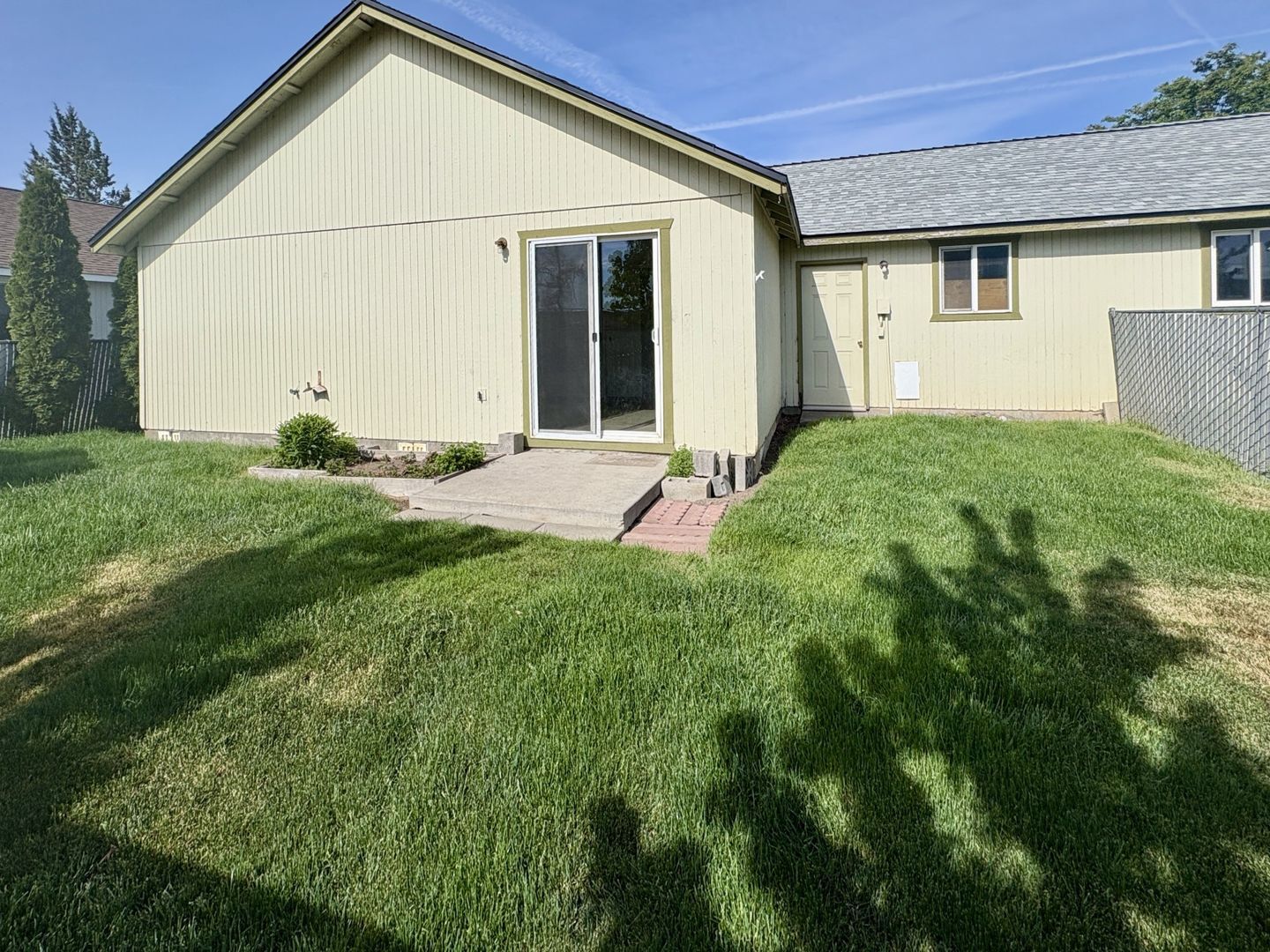 2708 - 2710 NW 8th Street - Redmond - Oregon - 3 bed, 2 bath rental property