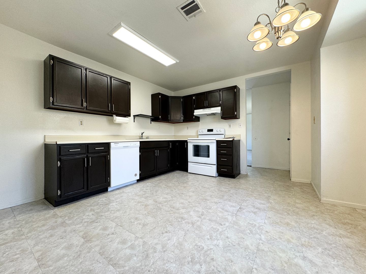 34750 Marcia Rd - 02 - Cathedral City - California - 3 bed, 2 bath rental property