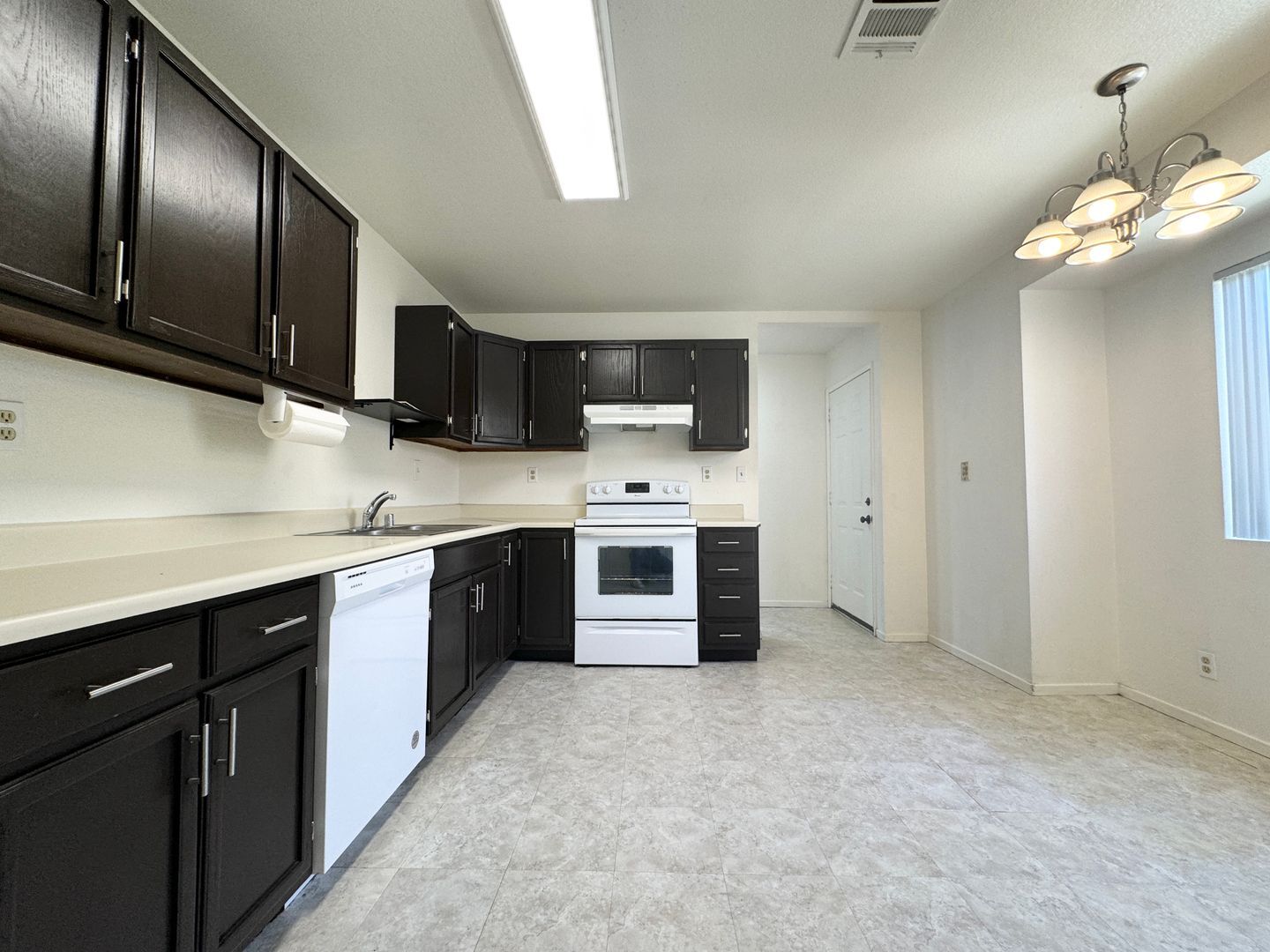 34750 Marcia Rd - 02 - Cathedral City - California - 3 bed, 2 bath rental property