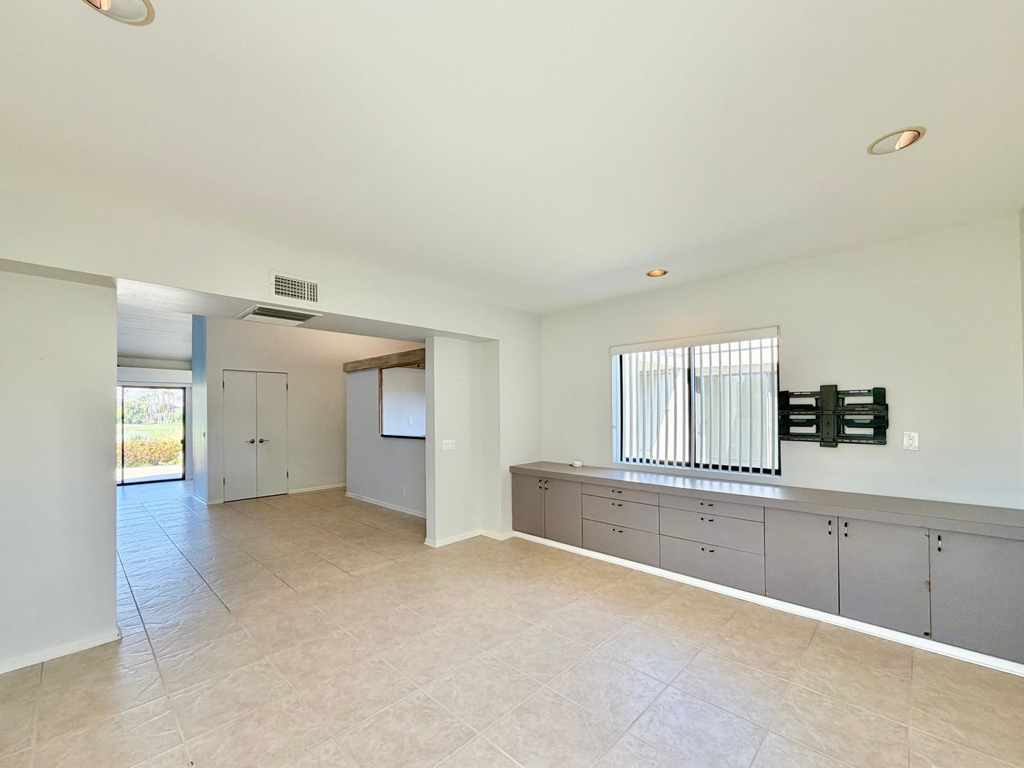 34983 Mission Hills Dr - Rancho Mirage - California - 2 bed, 2 bath rental property
