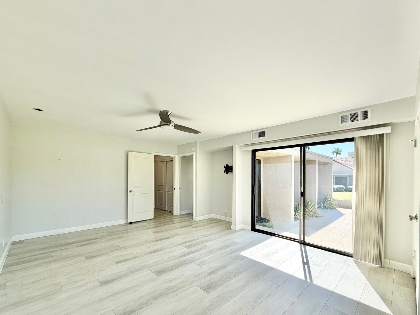 34983 Mission Hills Dr - Rancho Mirage - California - 2 bed, 2 bath rental property