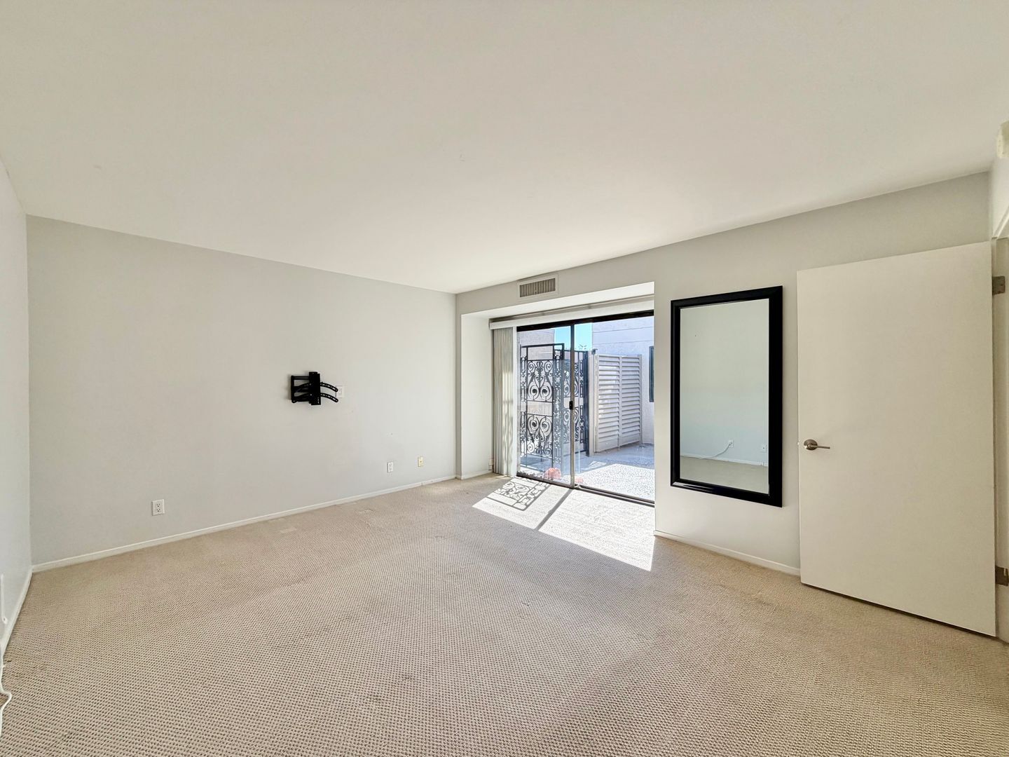 34983 Mission Hills Dr - Rancho Mirage - California - 2 bed, 2 bath rental property