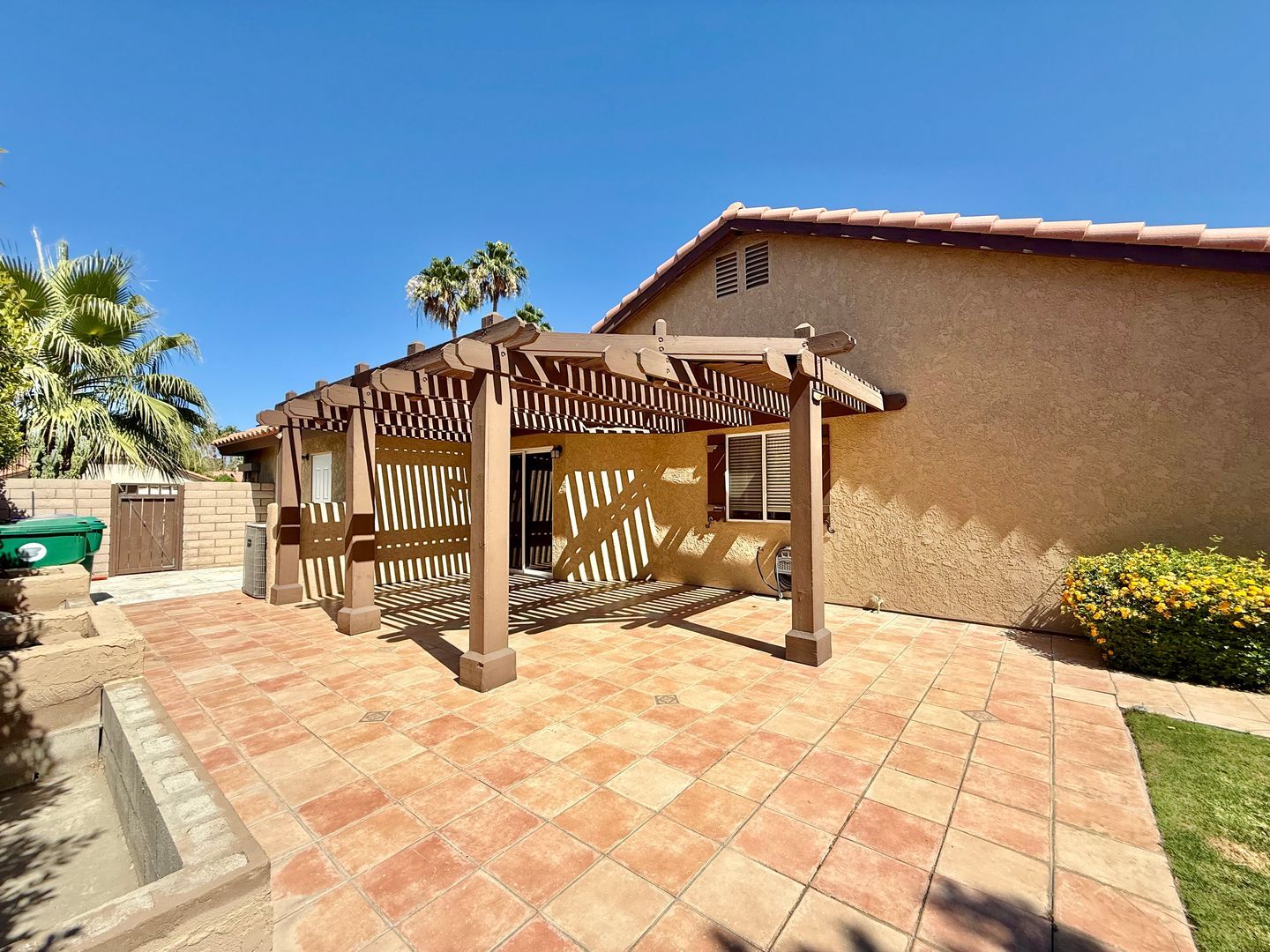 39850 Regency Way - Palm Desert - California - 2 bed, 2 bath rental property