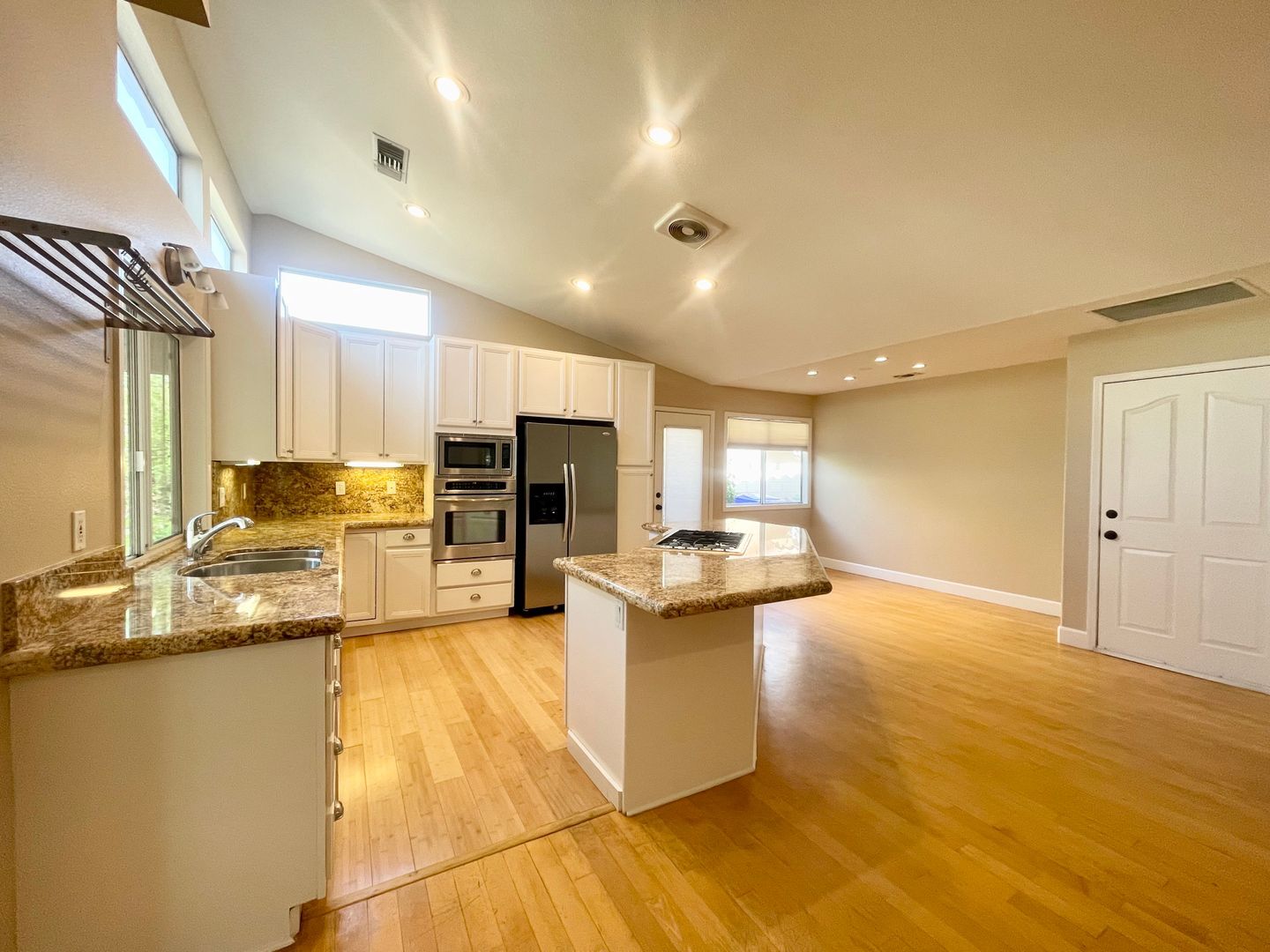 76920 Sheffield Ct. - Palm Desert - California - 3 bed, 2.5 bath rental property