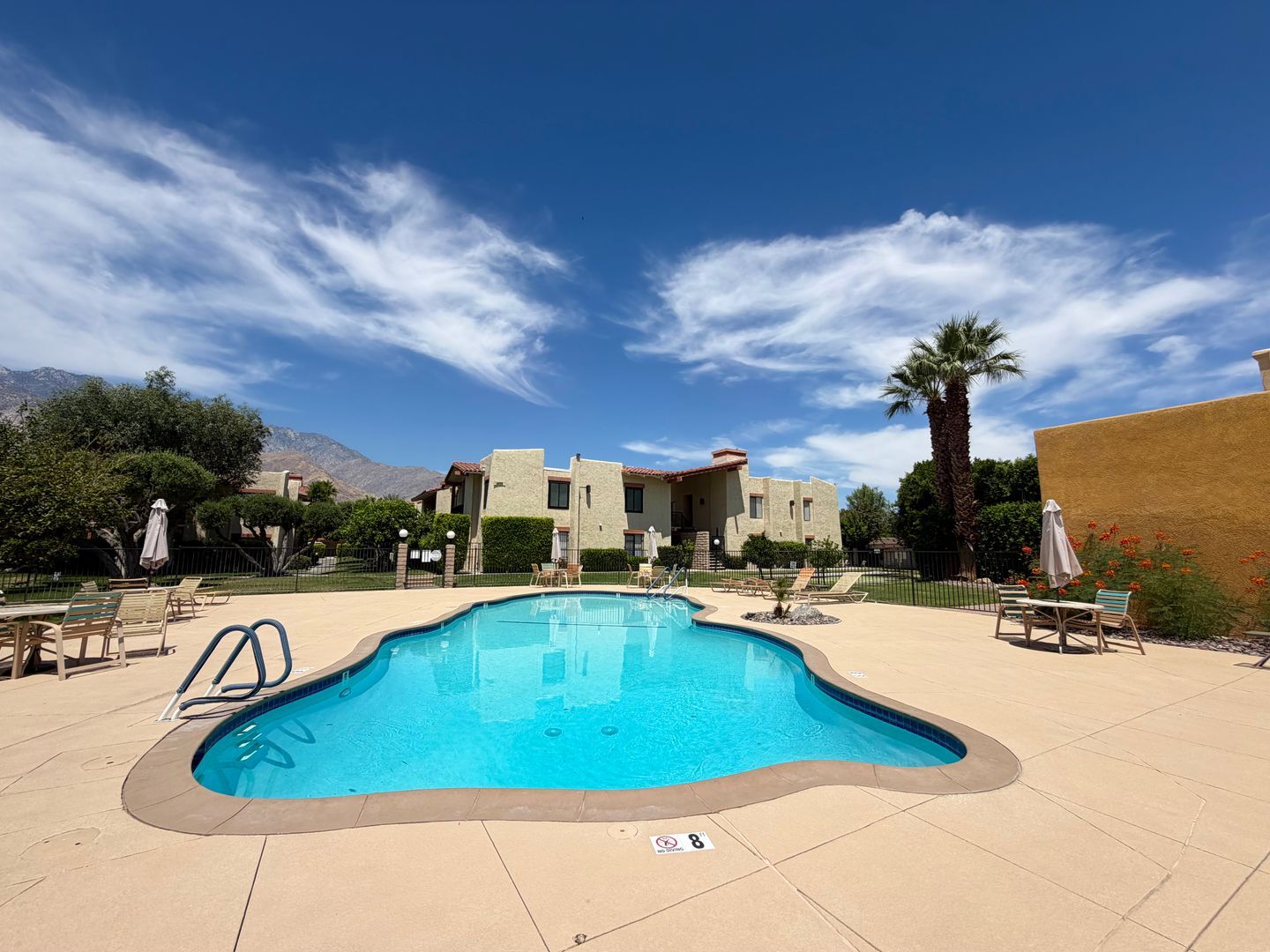 1407 N Sunrise Way Unit 18 - Palm Springs - California - 1 bed, 1 bath rental property