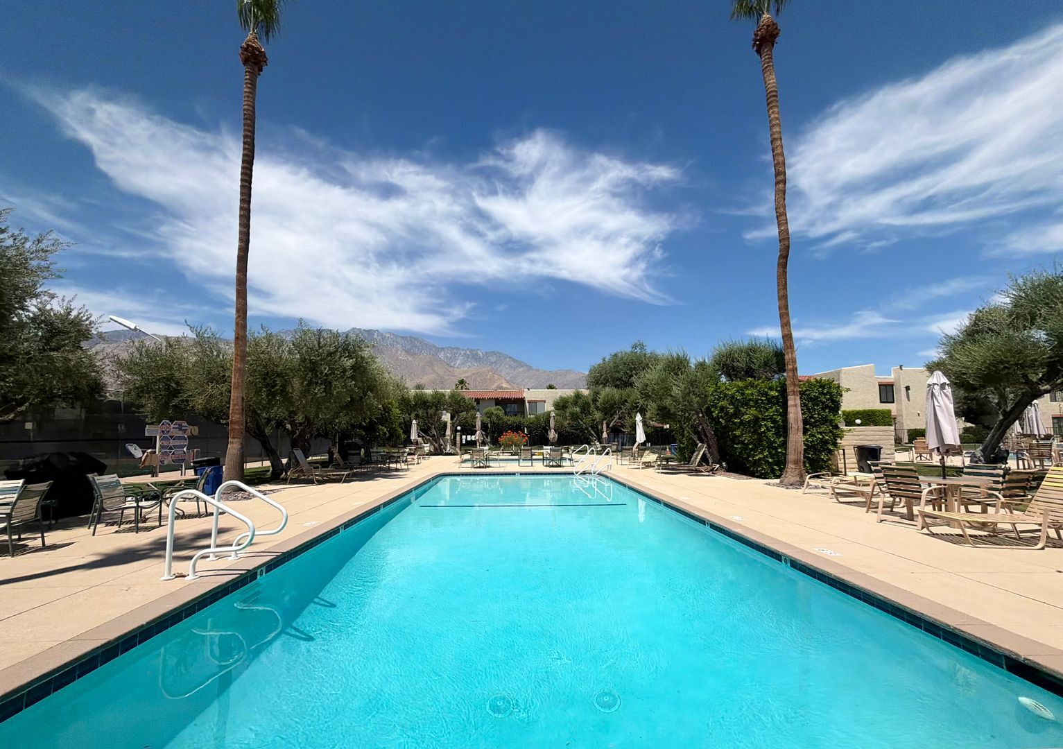 1407 N Sunrise Way Unit 18 - Palm Springs - California - 1 bed, 1 bath rental property