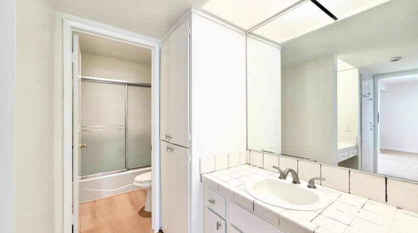 1407 N Sunrise Way Unit 18 - Palm Springs - California - 1 bed, 1 bath rental property
