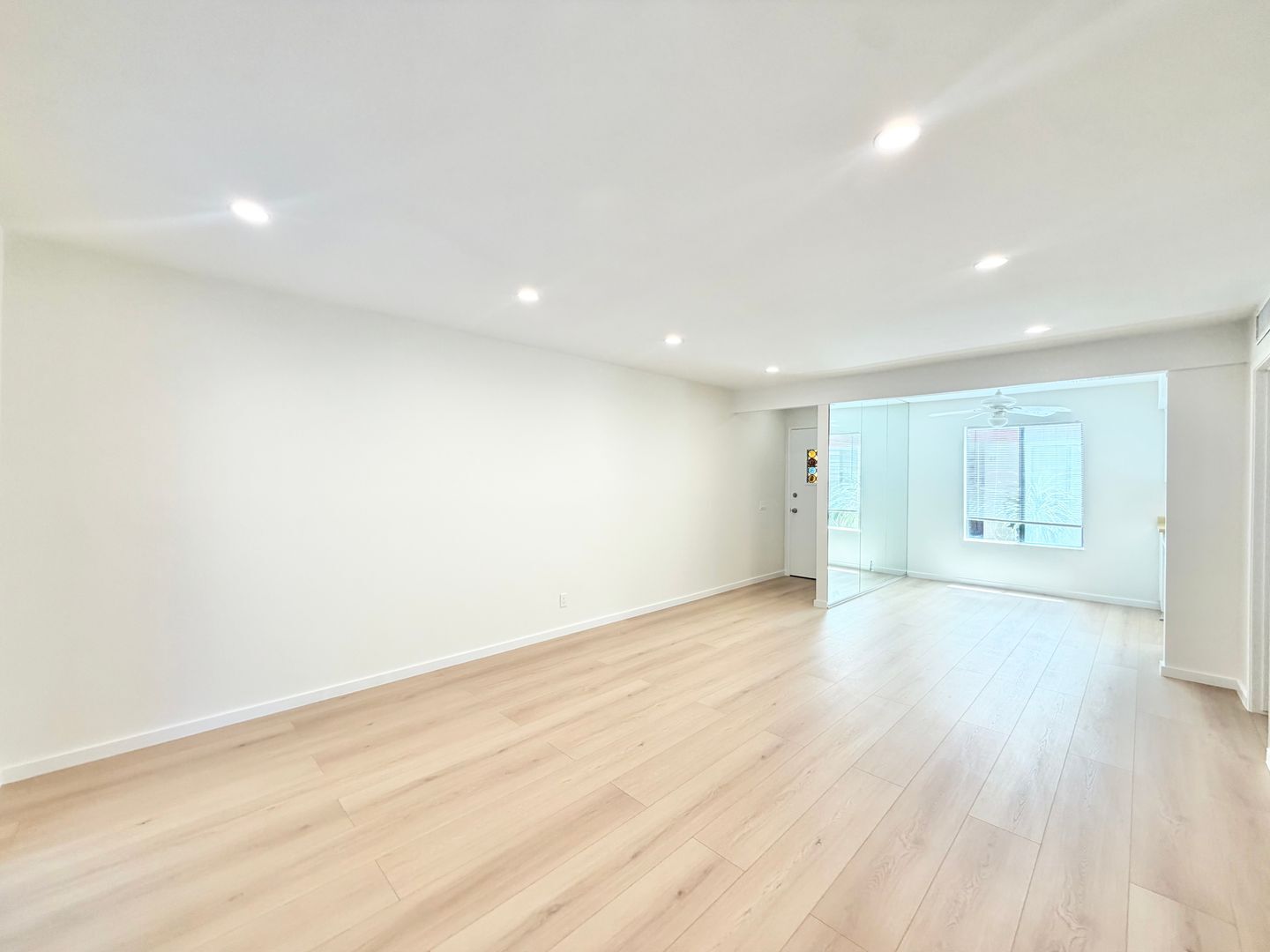 1407 N Sunrise Way Unit 18 - Palm Springs - California - 1 bed, 1 bath rental property