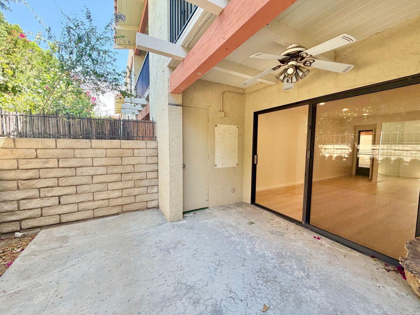 1407 N Sunrise Way Unit 18 - Palm Springs - California - 1 bed, 1 bath rental property