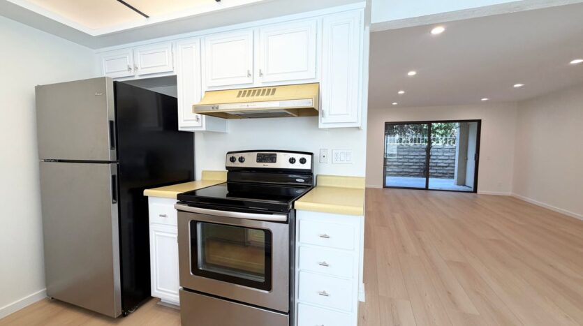 1407 N Sunrise Way Unit 18 - Palm Springs - California - 1 bed, 1 bath rental property