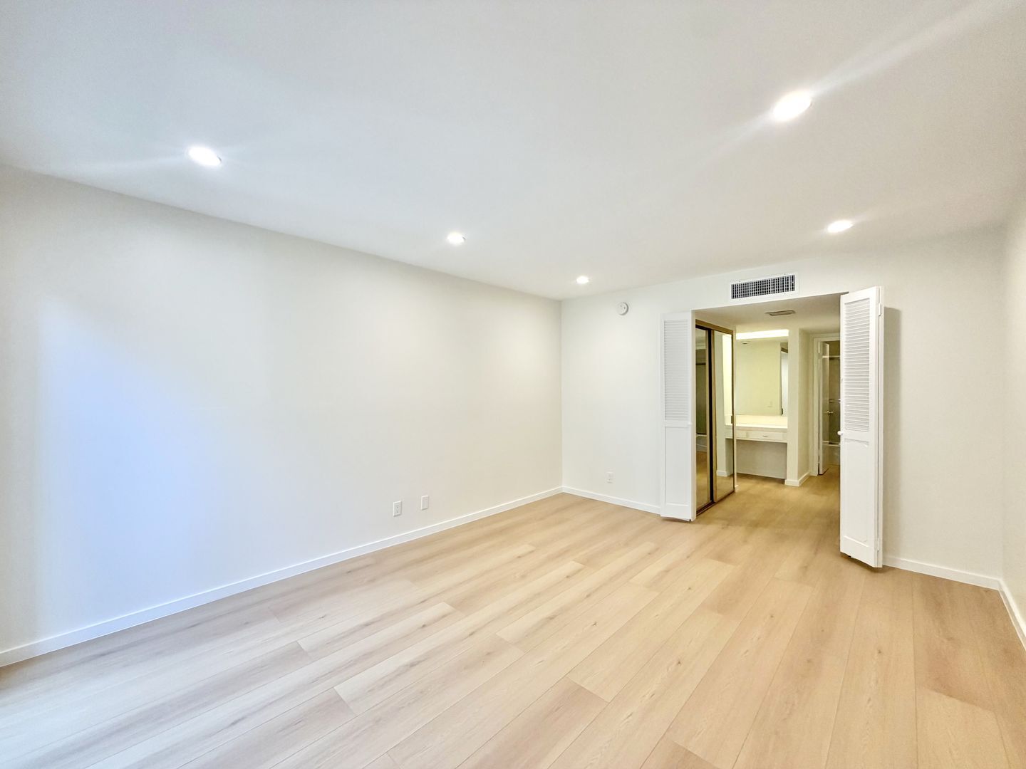 1407 N Sunrise Way Unit 18 - Palm Springs - California - 1 bed, 1 bath rental property