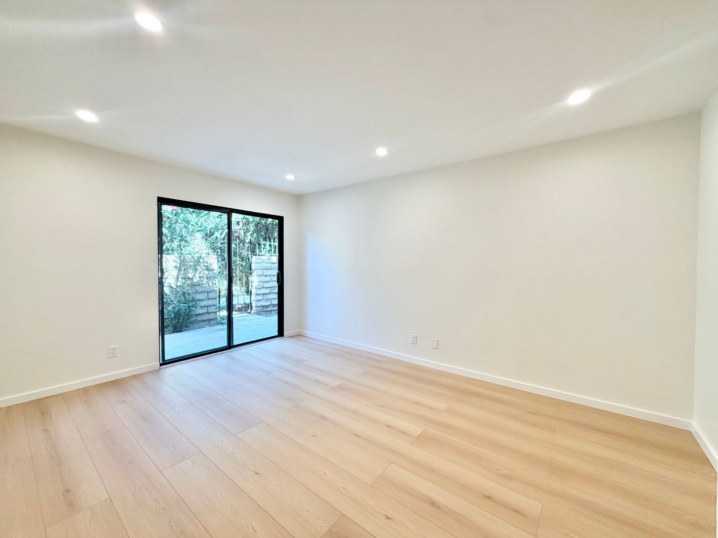 1407 N Sunrise Way Unit 18 - Palm Springs - California - 1 bed, 1 bath rental property