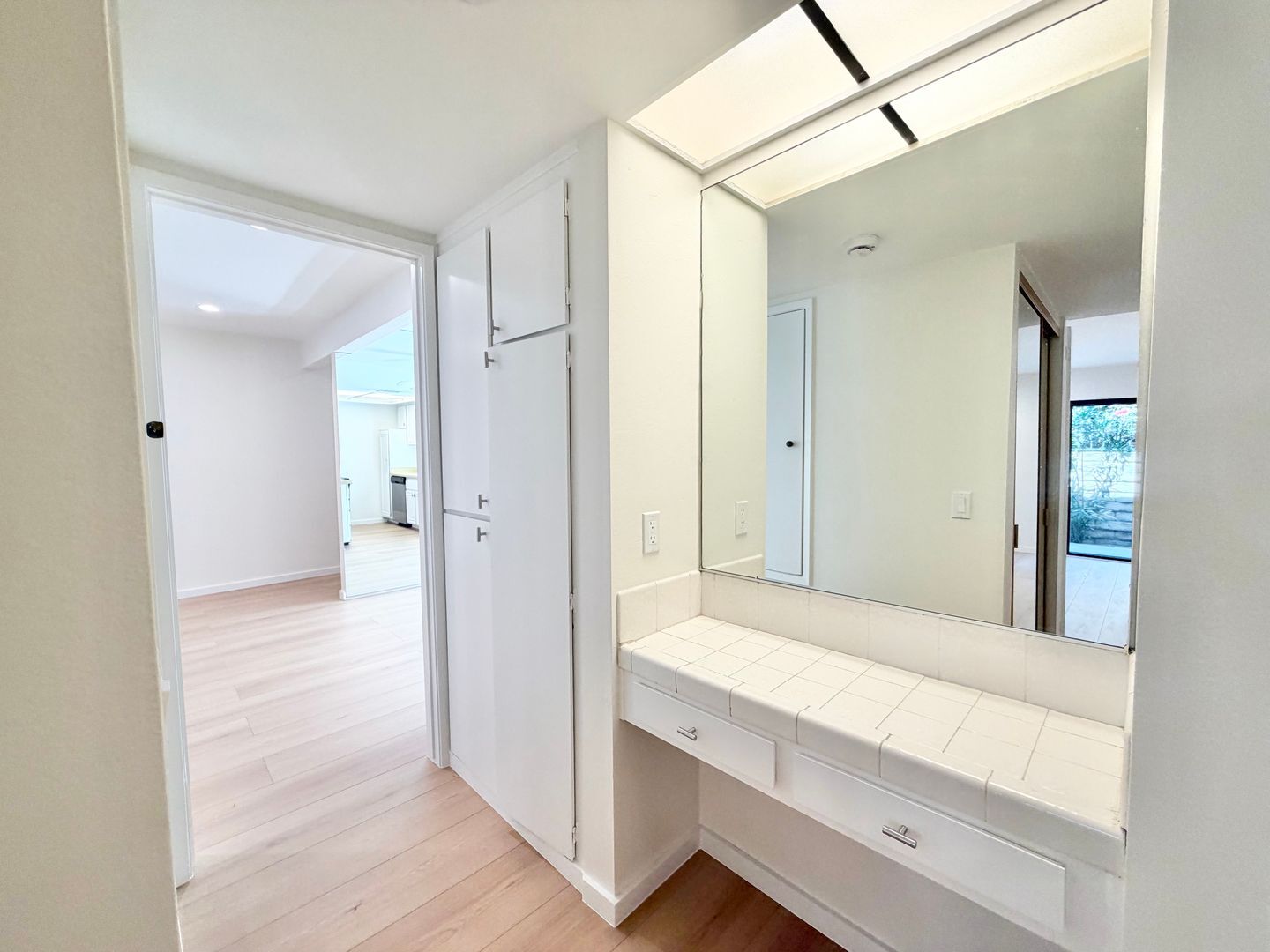 1407 N Sunrise Way Unit 18 - Palm Springs - California - 1 bed, 1 bath rental property