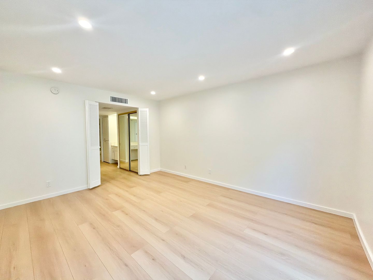 1407 N Sunrise Way Unit 18 - Palm Springs - California - 1 bed, 1 bath rental property