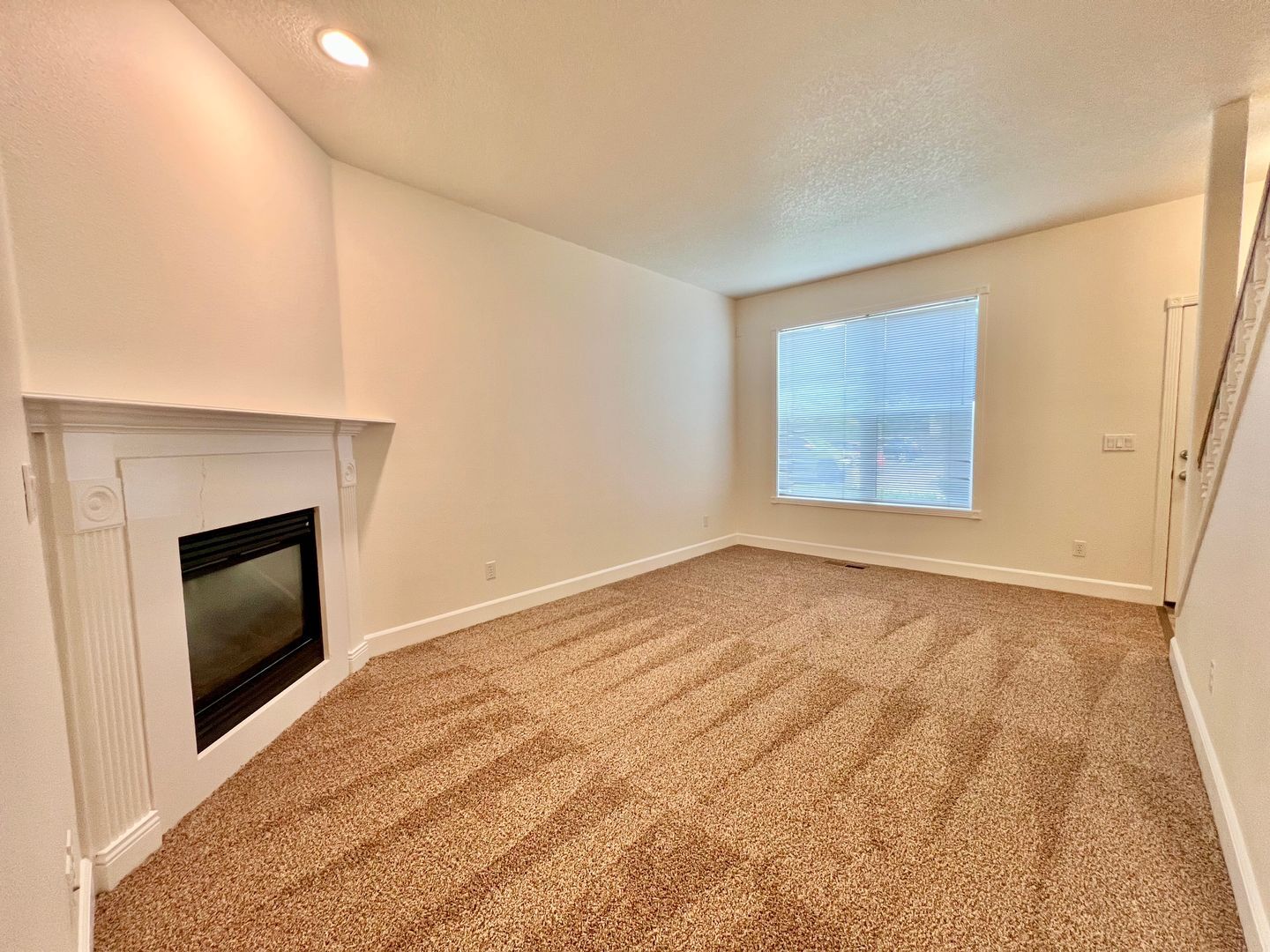 16775 NE Halsey St. - Portland - Oregon - 2 bed, 1.5 bath rental property