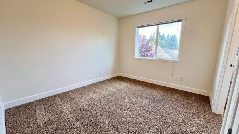 16775 NE Halsey St. - Portland - Oregon - 2 bed, 1.5 bath rental property