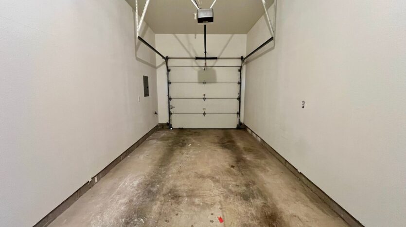 16775 NE Halsey St. - Portland - Oregon - 2 bed, 1.5 bath rental property