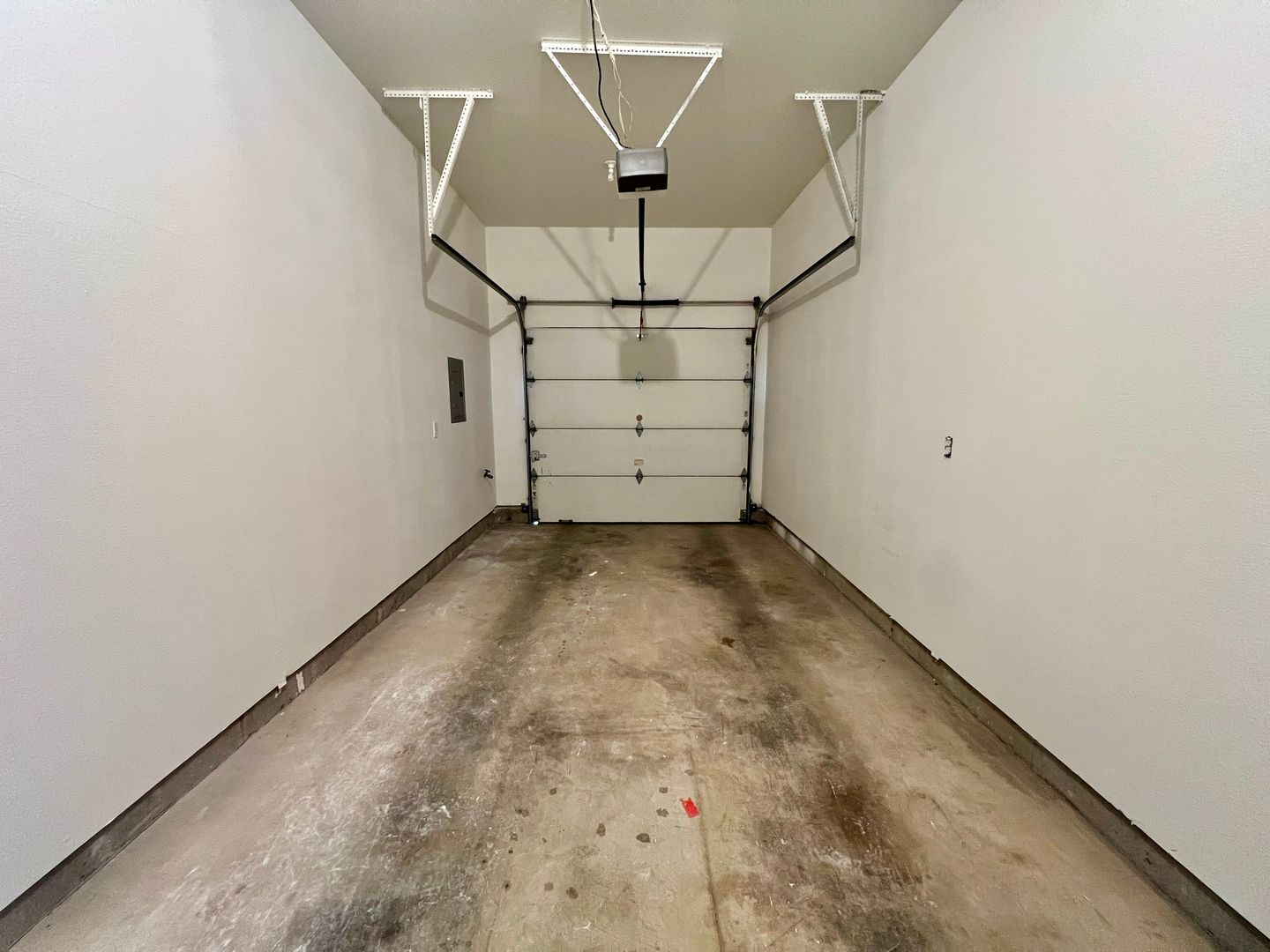 16775 NE Halsey St. - Portland - Oregon - 2 bed, 1.5 bath rental property