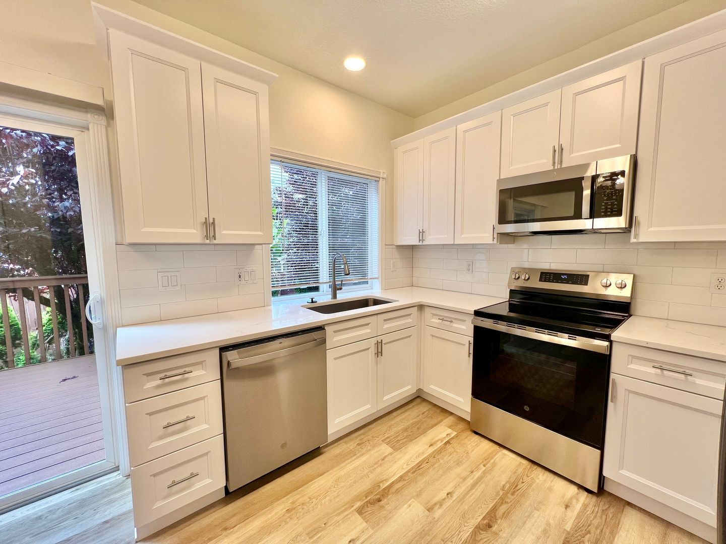 16775 NE Halsey St. - Portland - Oregon - 2 bed, 1.5 bath rental property