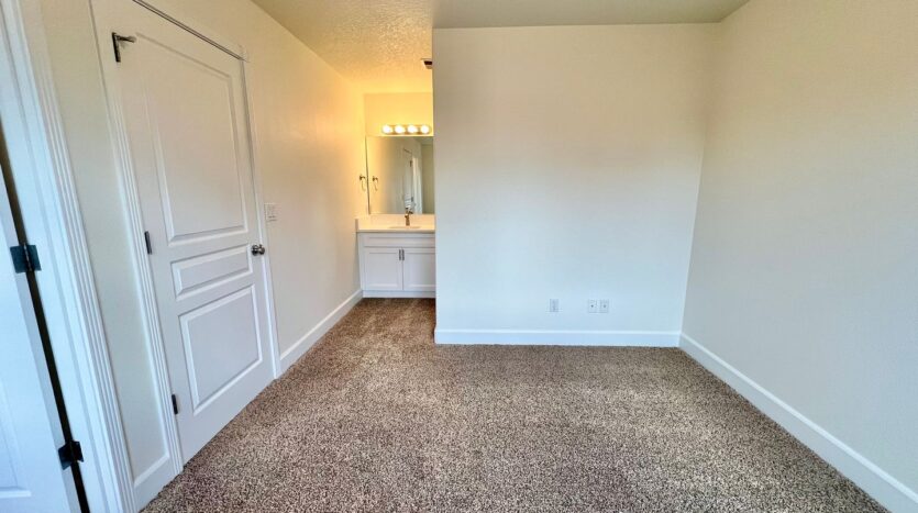 16775 NE Halsey St. - Portland - Oregon - 2 bed, 1.5 bath rental property