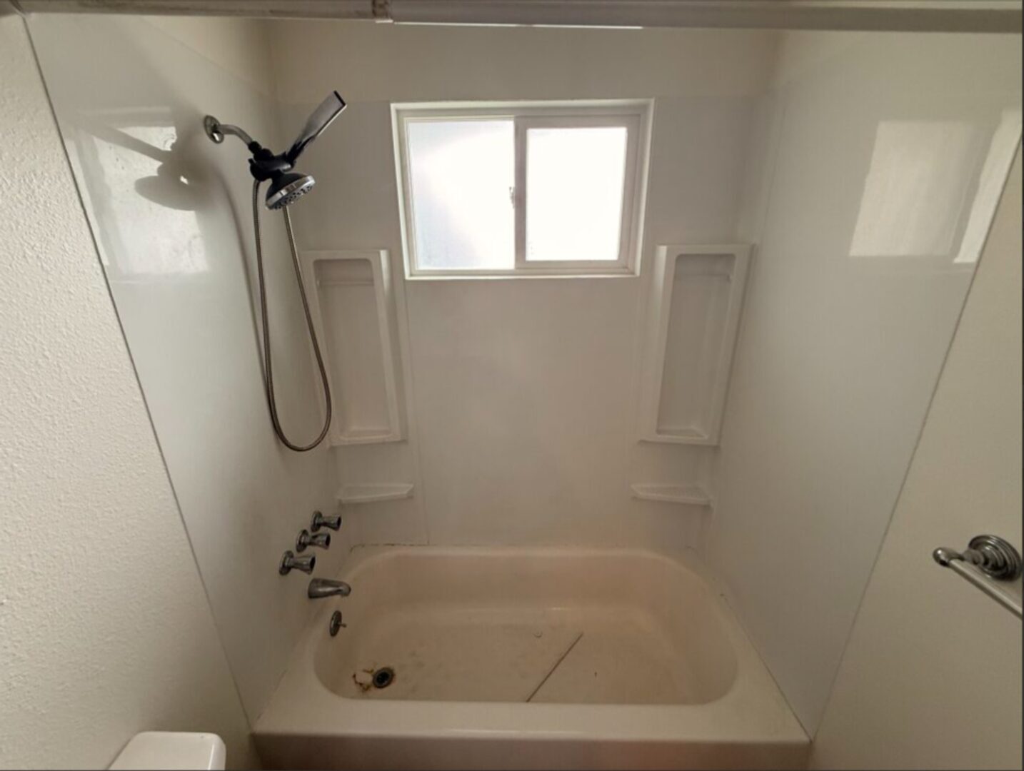 215 NW Canal Blvd - #6 - Redmond - Oregon - 2 bed, 1 bath rental property
