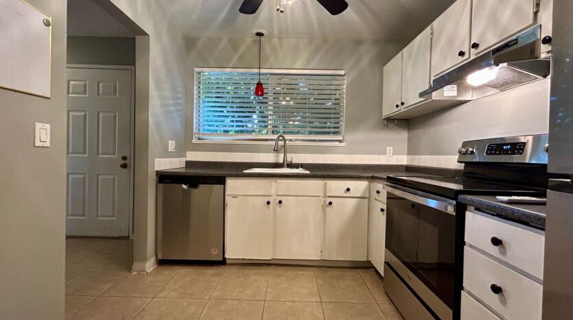 345 NE 105th St - Vancouver - Washington - 3 bed, 1.5 bath rental property