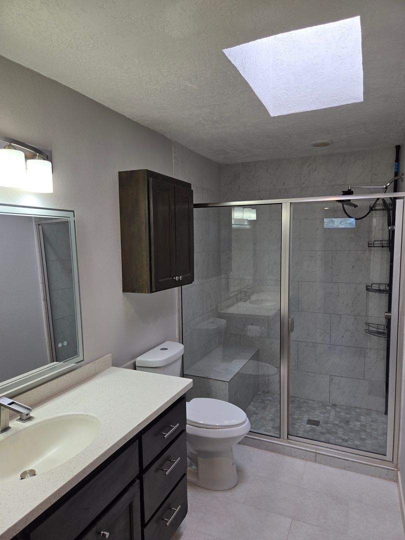 411 Manzano Unit A (Upstairs) - Albuquerque - New Mexico - 2 bed, 1 bath rental property