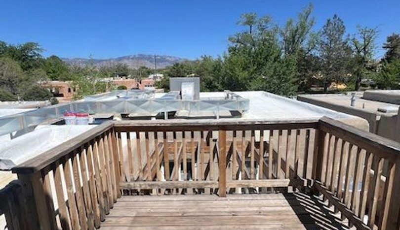 411 Manzano Unit A (Upstairs) - Albuquerque - New Mexico - 2 bed, 1 bath rental property