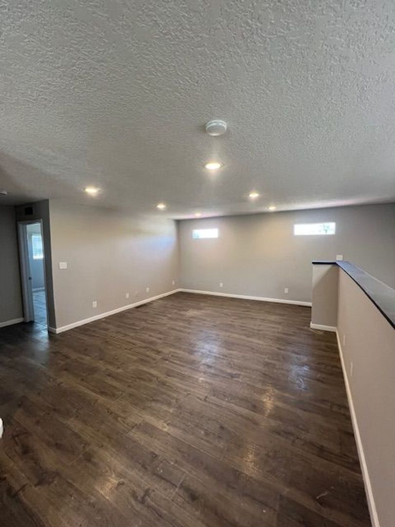 411 Manzano Unit A (Upstairs) - Albuquerque - New Mexico - 2 bed, 1 bath rental property