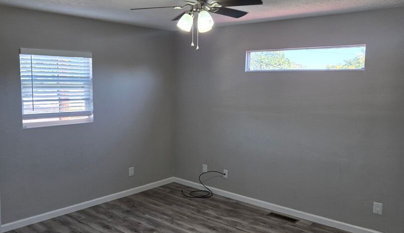 411 Manzano Unit A (Upstairs) - Albuquerque - New Mexico - 2 bed, 1 bath rental property