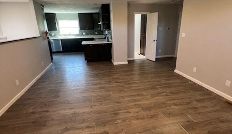 411 Manzano Unit A (Upstairs) - Albuquerque - New Mexico - 2 bed, 1 bath rental property