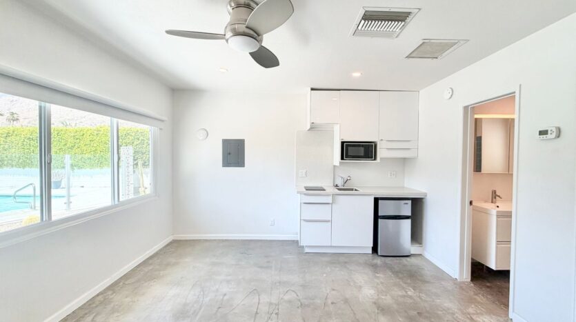 700 N Riverside Dr. - Unit 2 - Palm Springs - California - 1 bath rental property