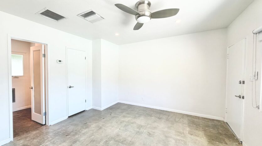 700 N Riverside Dr. - Unit 2 - Palm Springs - California - 1 bath rental property