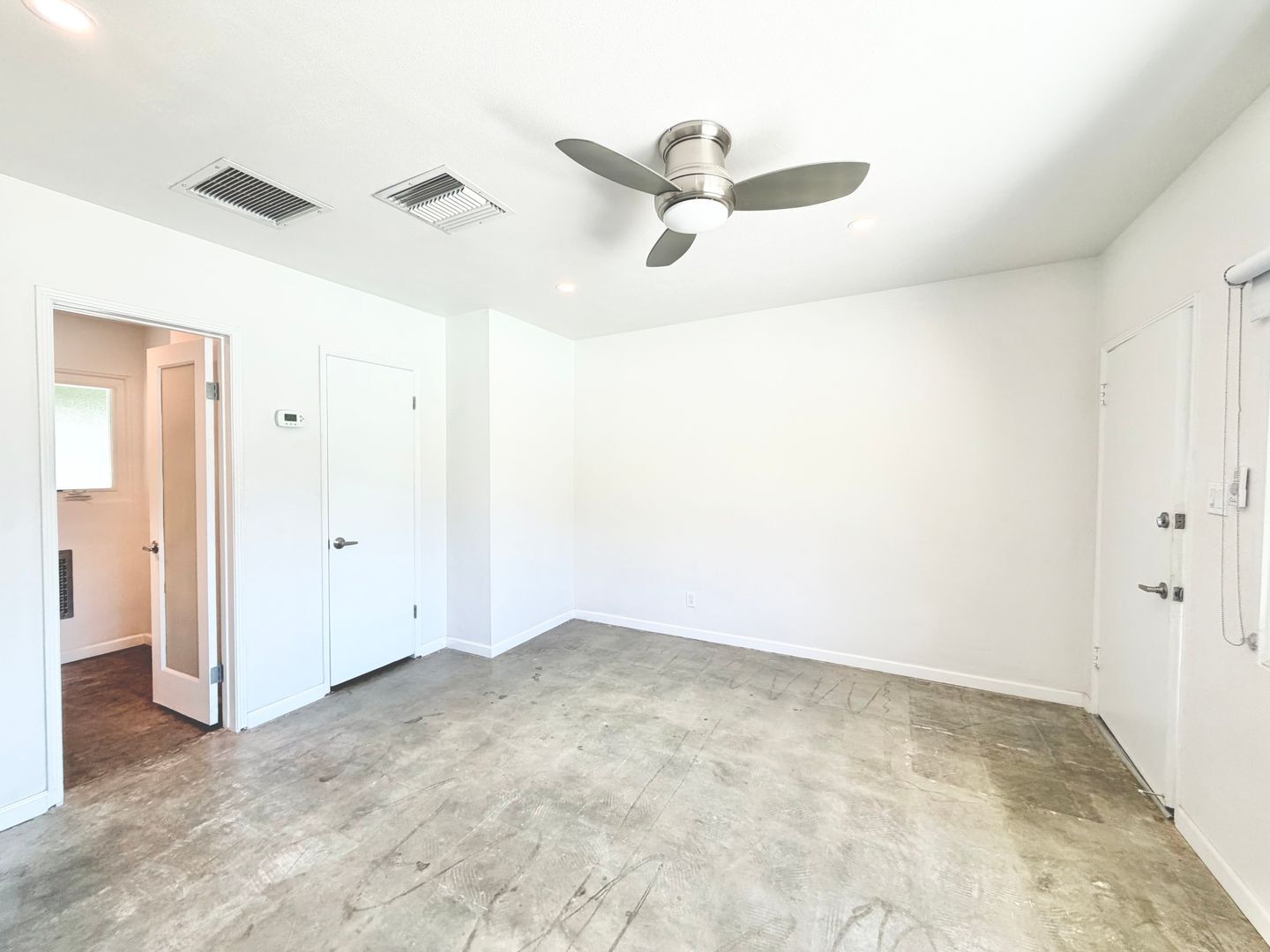 700 N Riverside Dr. - Unit 2 - Palm Springs - California - 1 bath rental property