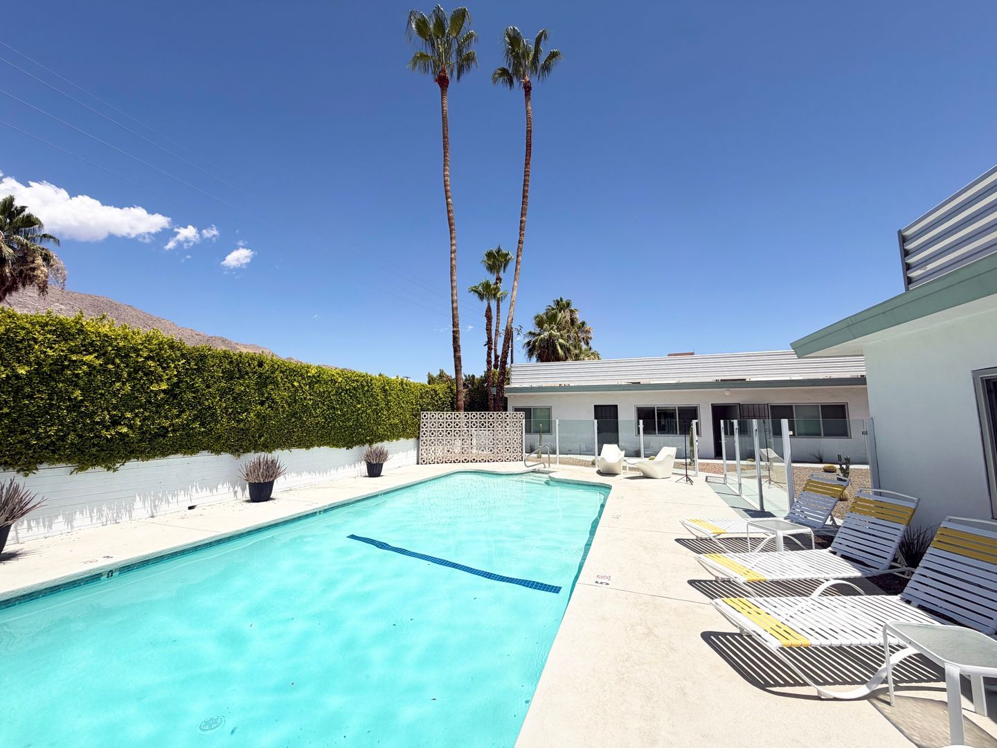700 N Riverside Dr. - Unit 2 - Palm Springs - California - 1 bath rental property