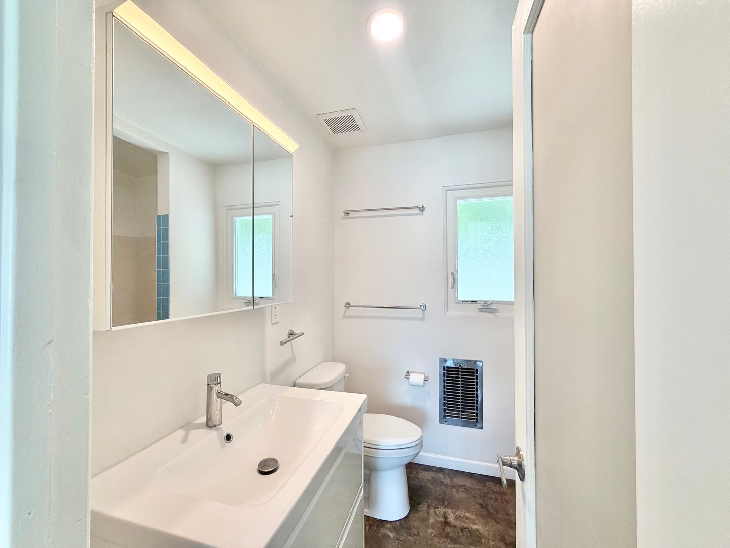 700 N Riverside Dr. - Unit 2 - Palm Springs - California - 1 bath rental property