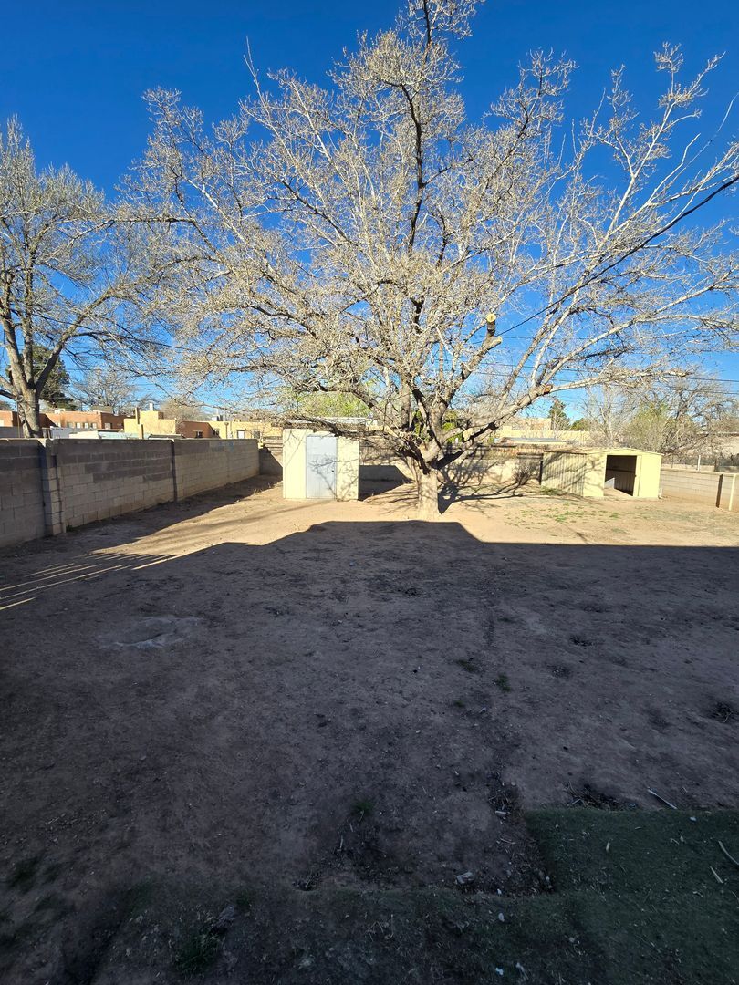 825 Monroe St. NE - Albuquerque - New Mexico - 4 bed, 2 bath rental property