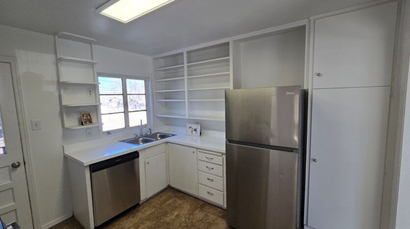 825 Monroe St. NE - Albuquerque - New Mexico - 4 bed, 2 bath rental property